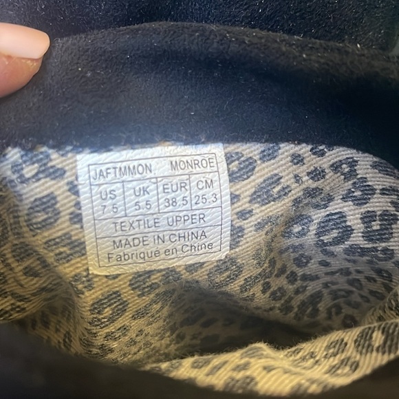 Billabong women’s sz 7.5 black Vegan suede pull on boots with fringe - Picture 6 of 8